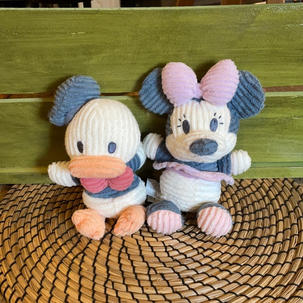Original NWOT Disney Minnie and Donald Soft Ribknit beanie plush